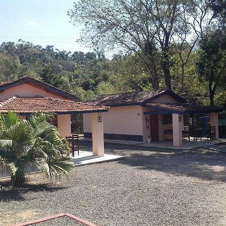 Pousada E Pesqueiro Trem Do Peixe Monte Alegre do Sul Kültér fotó