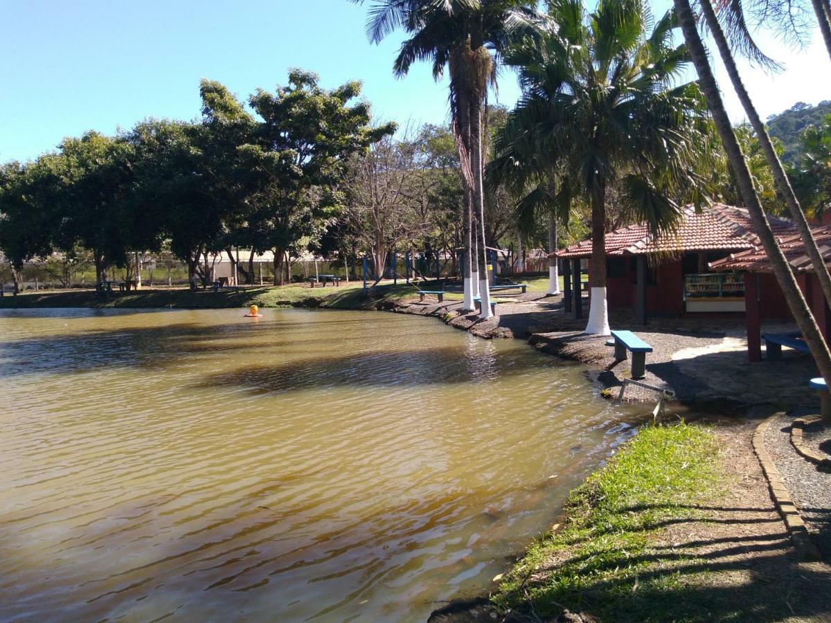 Pousada E Pesqueiro Trem Do Peixe Monte Alegre do Sul Kültér fotó