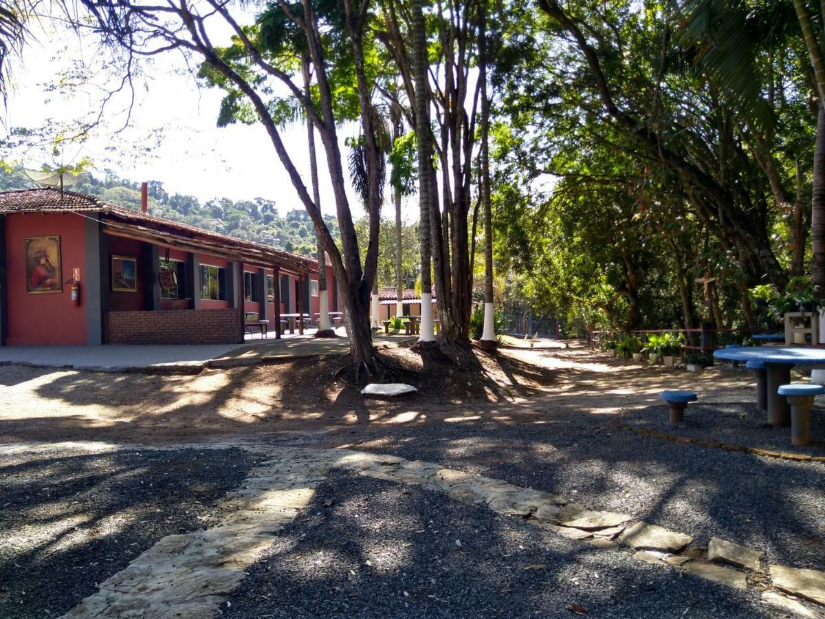 Pousada E Pesqueiro Trem Do Peixe Monte Alegre do Sul Kültér fotó